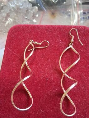 Vintage Source Unknown Gold Twisted Drop Earrings